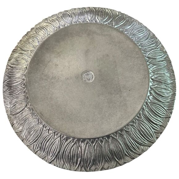 Wilton Armetale  12 inch pewter embossed sunflower round serving tray. - Picture 3 of 7